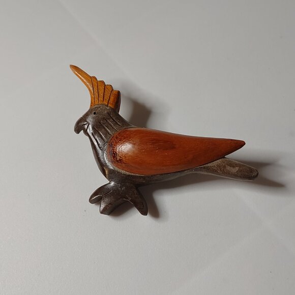 Very Cool Wooden Bird Brooch - Picture 3 of 9
